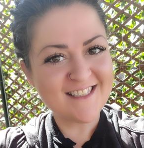 Meet your Posher, Crystal